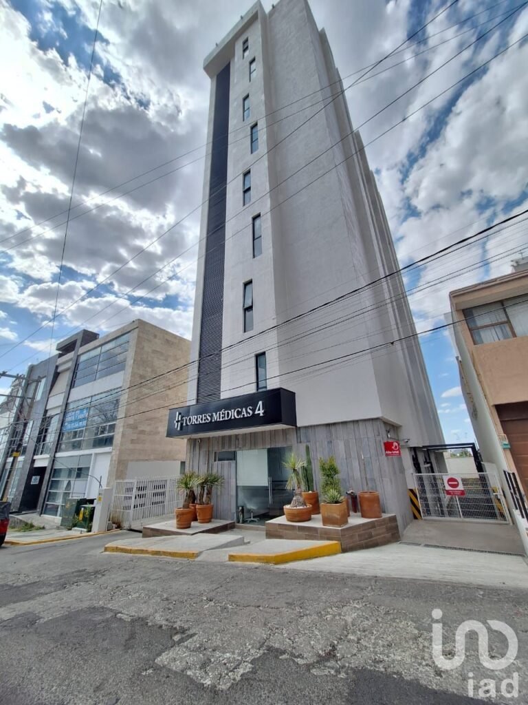 CONSULTORIO EN RENTA TORRE 4 PENTHOUSE  FIFTY DOCTORS  COL.LA PAZ