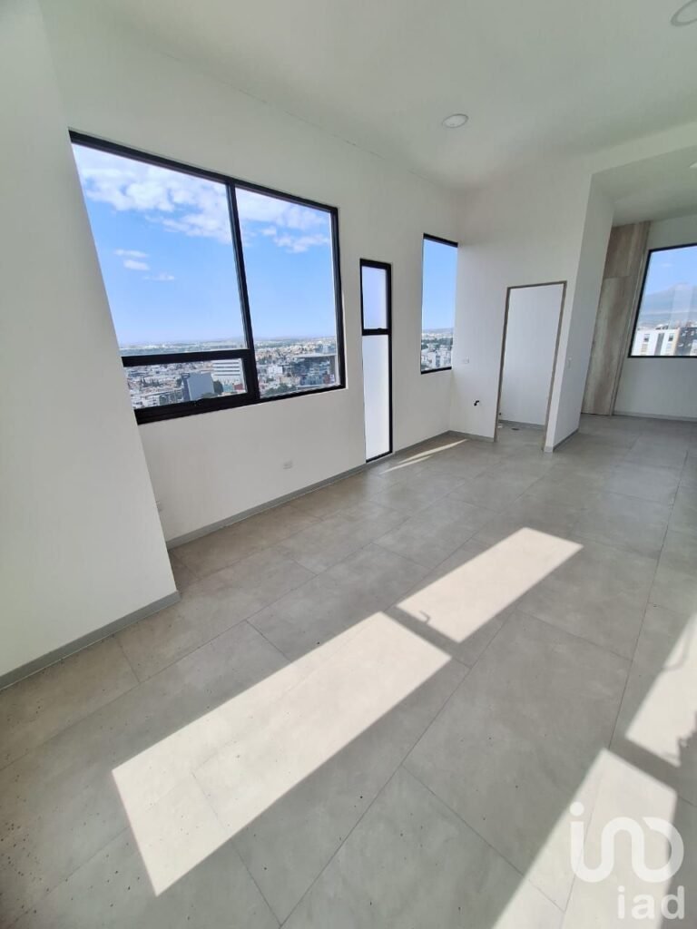 CONSULTORIO EN RENTA TORRE 4 PENTHOUSE  FIFTY DOCTORS  COL.LA PAZ