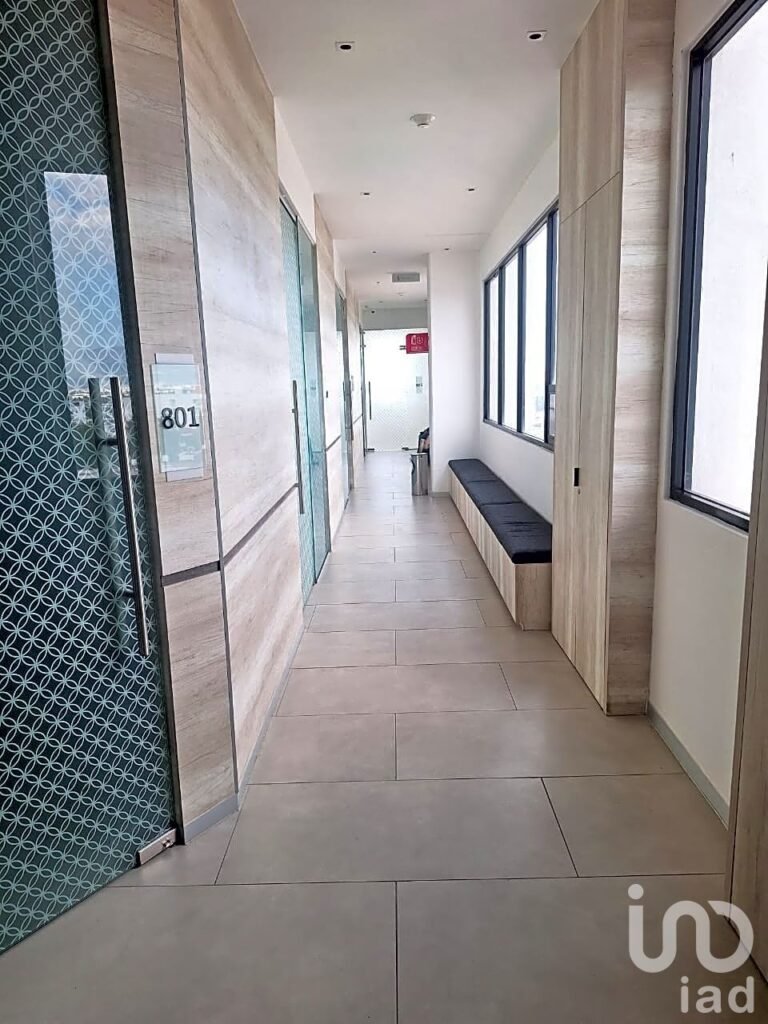 CONSULTORIO EN RENTA TORRE 4 PENTHOUSE  FIFTY DOCTORS  COL.LA PAZ