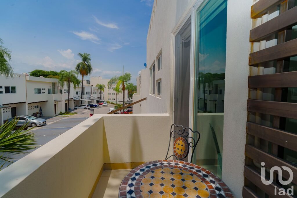 Casa con Jardín Propio, Seguridad en Av. Palmira a 3 min Autopista Cuernavaca