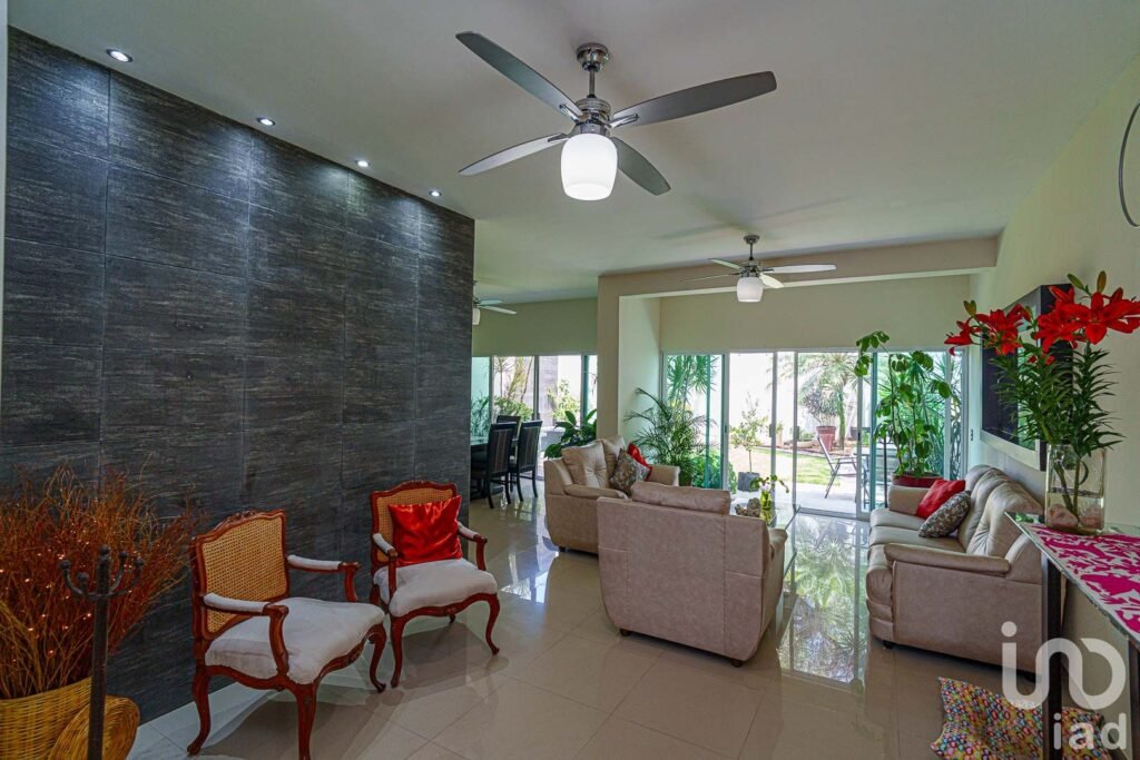 Casa con Jardín Propio, Seguridad en Av. Palmira a 3 min Autopista Cuernavaca