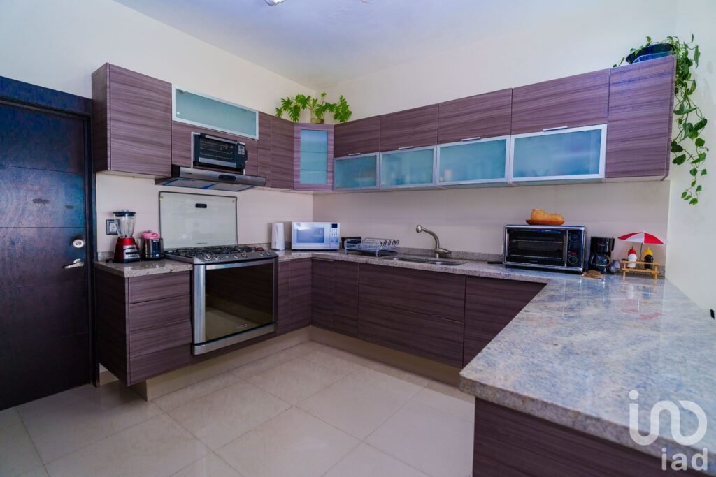 Casa con Jardín Propio, Seguridad en Av. Palmira a 3 min Autopista Cuernavaca