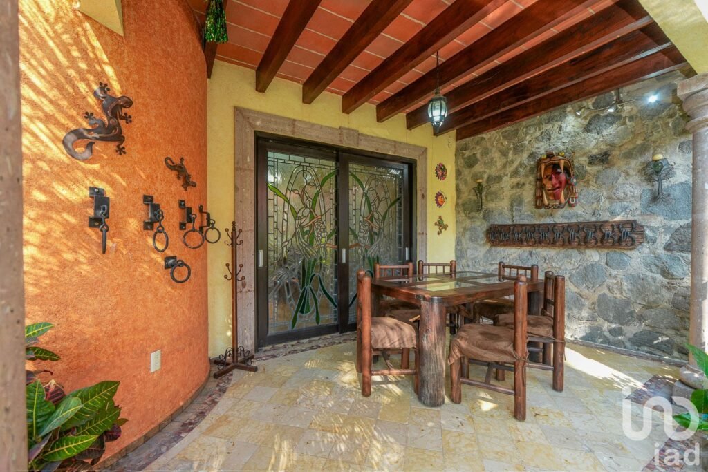 Casa con Jardín y Jacuzzi Privado en condominio con Seguridad en Xochitepec