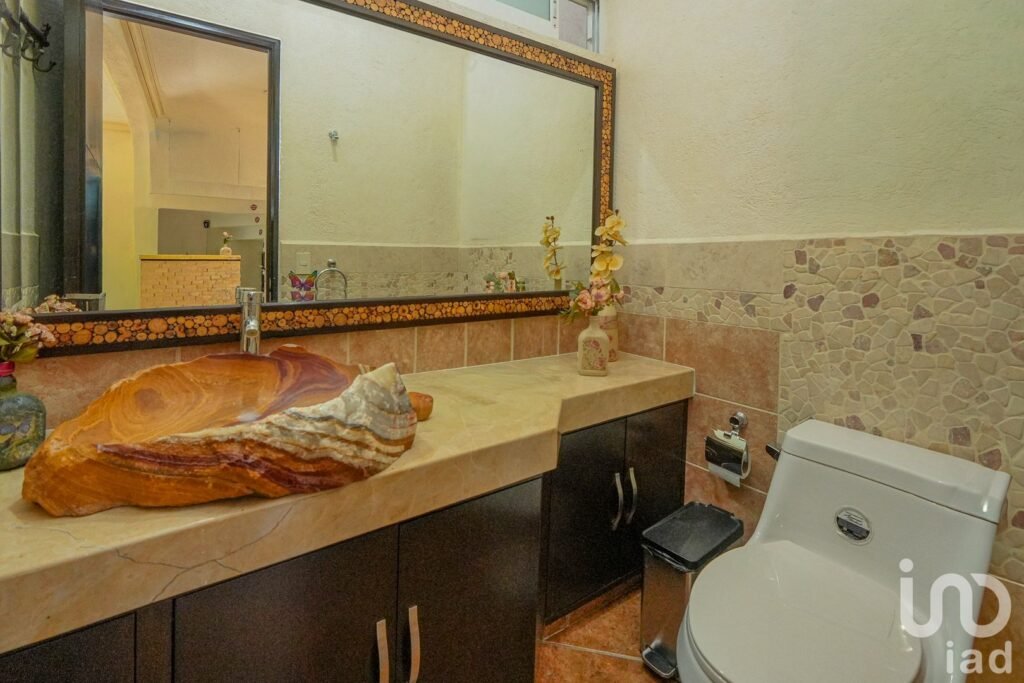 Casa con Jardín y Jacuzzi Privado en condominio con Seguridad en Xochitepec