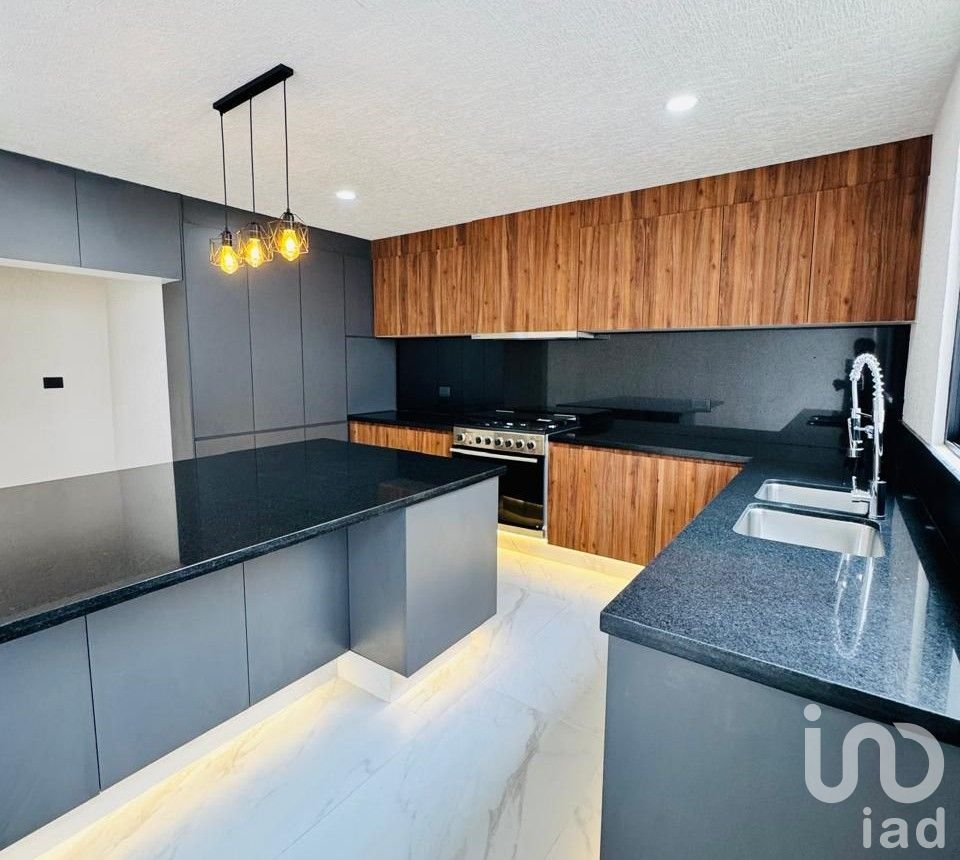 EN VENTA RESIDENCIA EN LOMAS DE ANGELÓPOLIS | 3 HAB CON BAÑO + ESTUDIO + JARDÍN + ROOF GARDEN