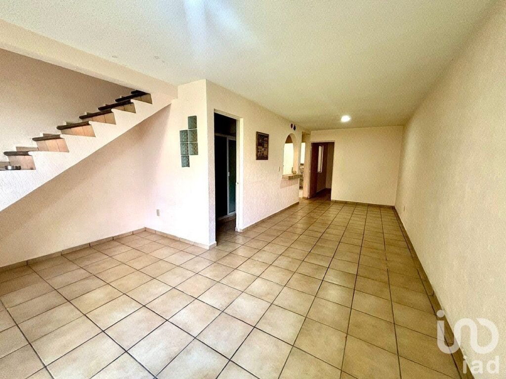 Casa con jardín y amenidades en el Rinconada III en el centro de Xochitepec Morelos