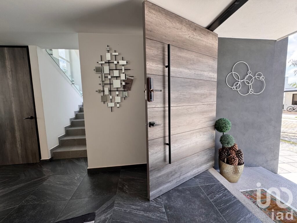 CASA EN VENTA LOMAS DE ANGELOPOLIS III  PUEBLA EN PARQUE ANAHUAC CON JARDIN AMPLIO