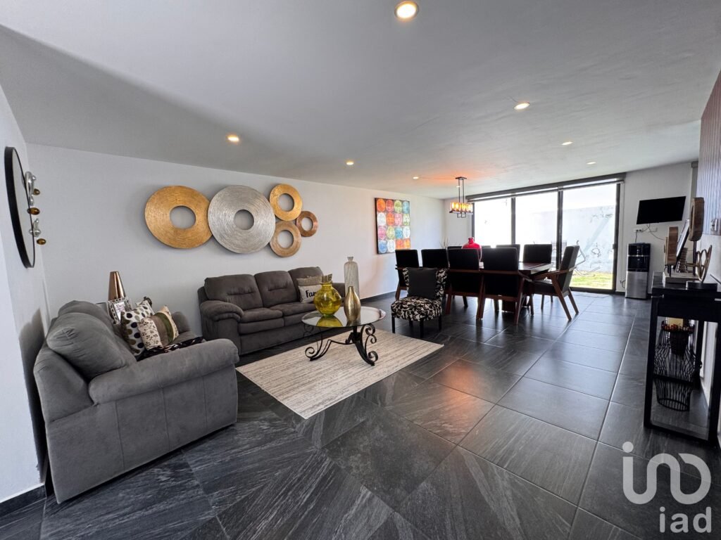 CASA EN VENTA LOMAS DE ANGELOPOLIS III  PUEBLA EN PARQUE ANAHUAC CON JARDIN AMPLIO