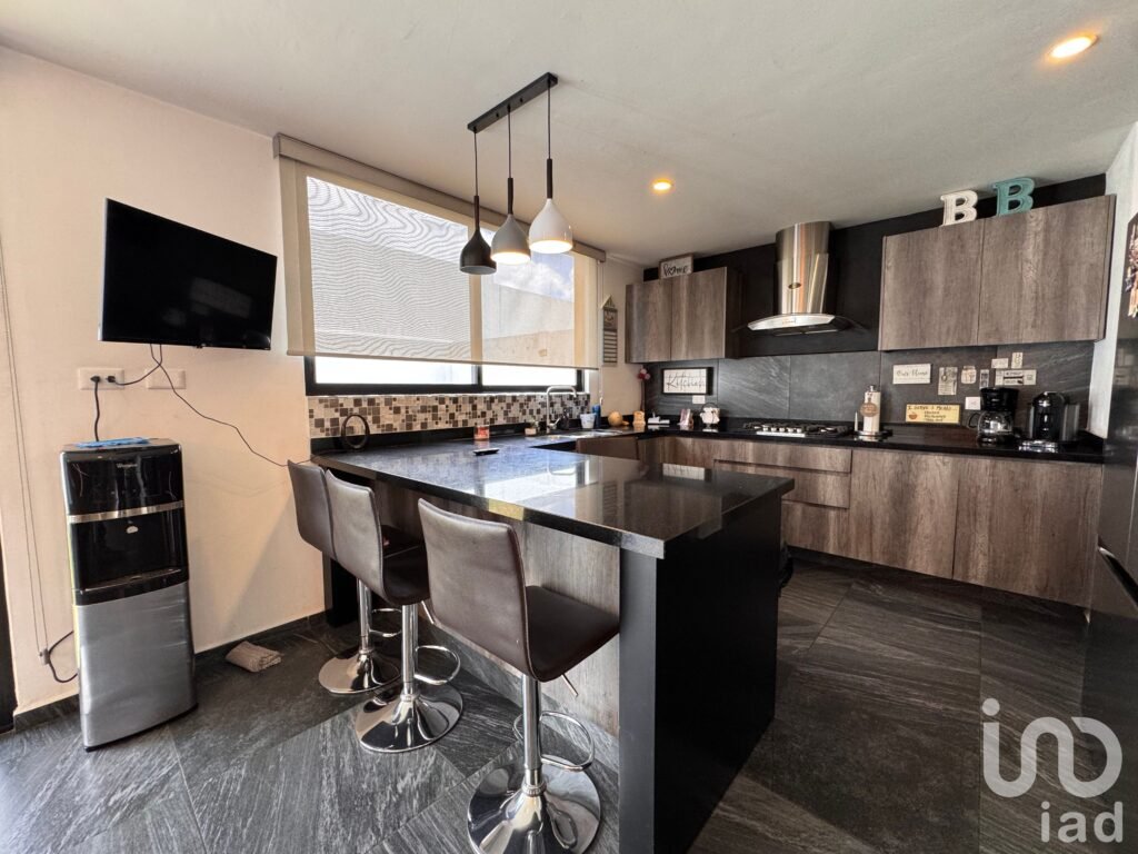 CASA EN VENTA LOMAS DE ANGELOPOLIS III  PUEBLA EN PARQUE ANAHUAC CON JARDIN AMPLIO