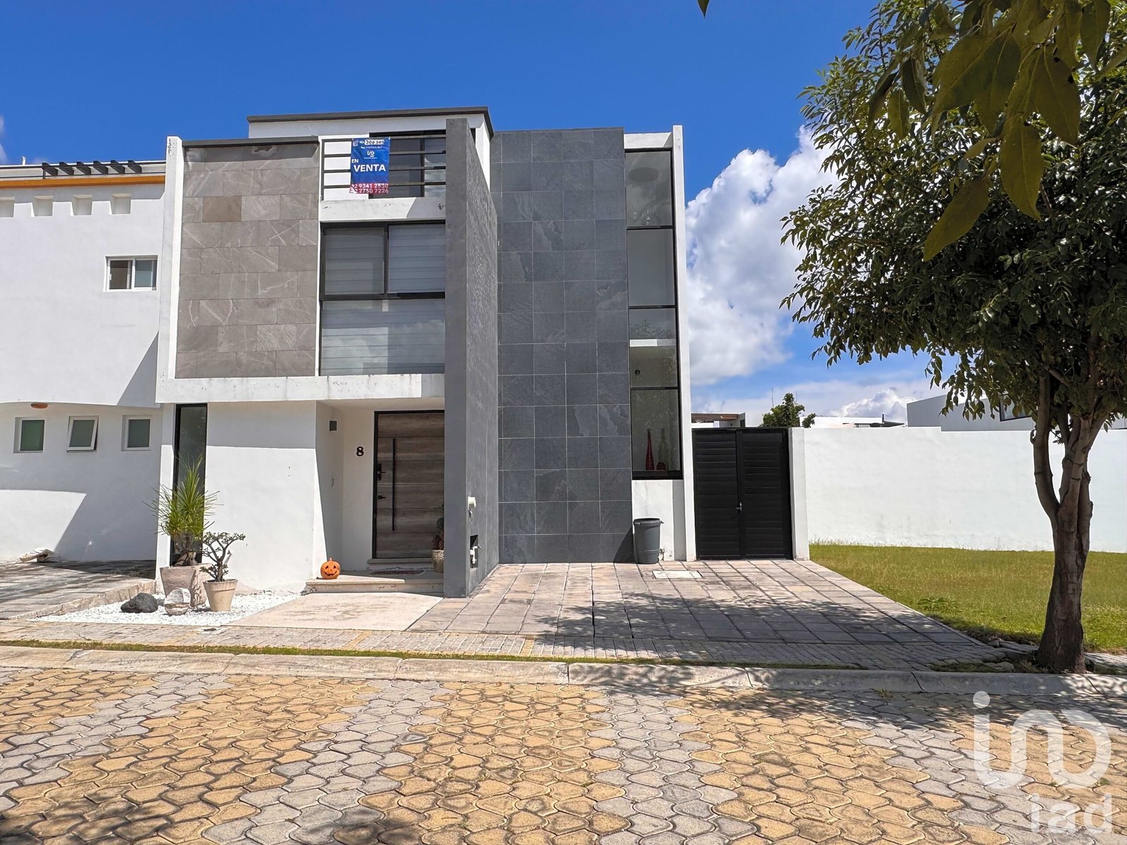 CASA EN VENTA LOMAS DE ANGELOPOLIS III  PUEBLA EN PARQUE ANAHUAC CON JARDIN AMPLIO