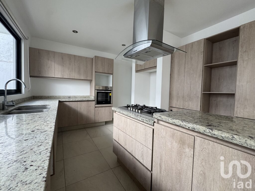 Casa en venta con rooftop en fraccionamiento La Condesa en Juriquilla Queretaro
