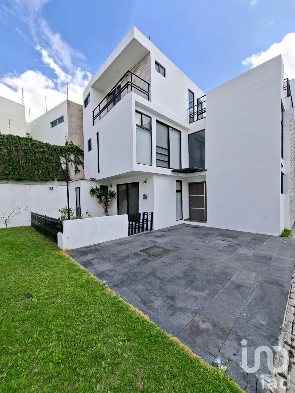 Casa en Venta Residencial Rocallosas, Santiago Momoxpan, frente a Plaza Explanda