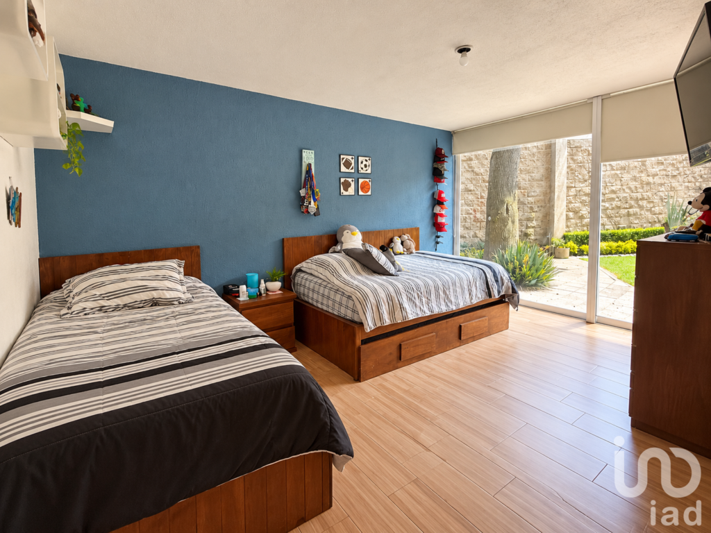 Casa en Venta en Condominio sobre Desierto de los Leones | 4 Recámaras, Jardín y 4 Estacionamientos