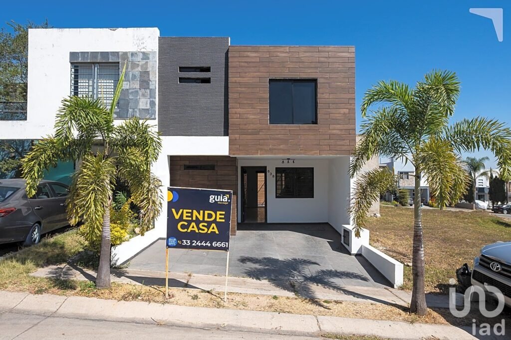 Preciosa casa en venta en Bosques de San Gonzalo, Zapopan