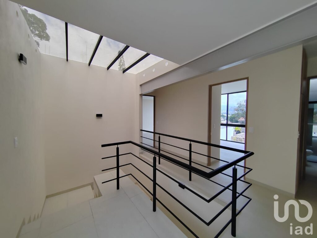 Casa con jardín privado y terraza en Cuernavaca | Recámara en planta baja y seguridad 24 h