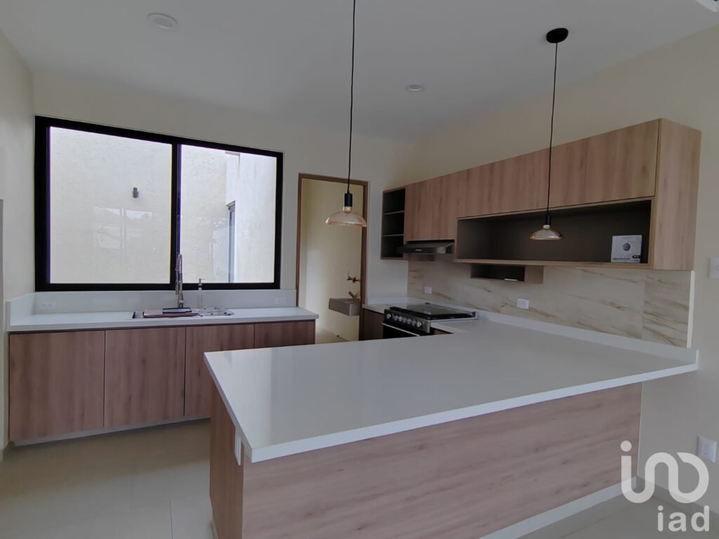 Casa con jardín privado y terraza en Cuernavaca | Recámara en planta baja y seguridad 24 h