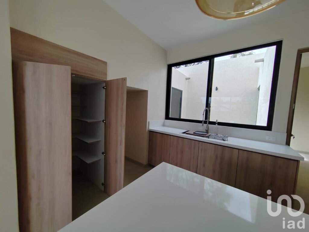 Casa con jardín privado y terraza en Cuernavaca | Recámara en planta baja y seguridad 24 h