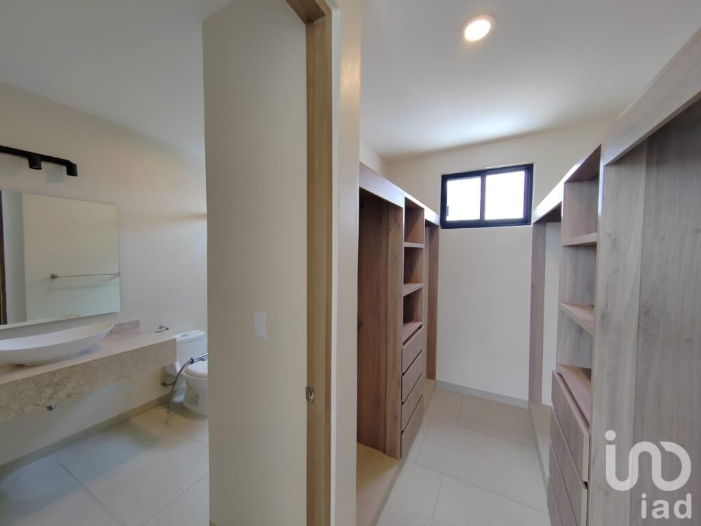 Casa con jardín privado y terraza en Cuernavaca | Recámara en planta baja y seguridad 24 h