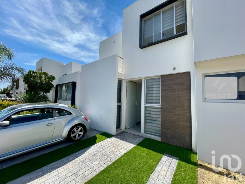 Casa en Venta | 2 Recámaras + Alcoba | Jardín | La Vida, Privada Aurora (A88)