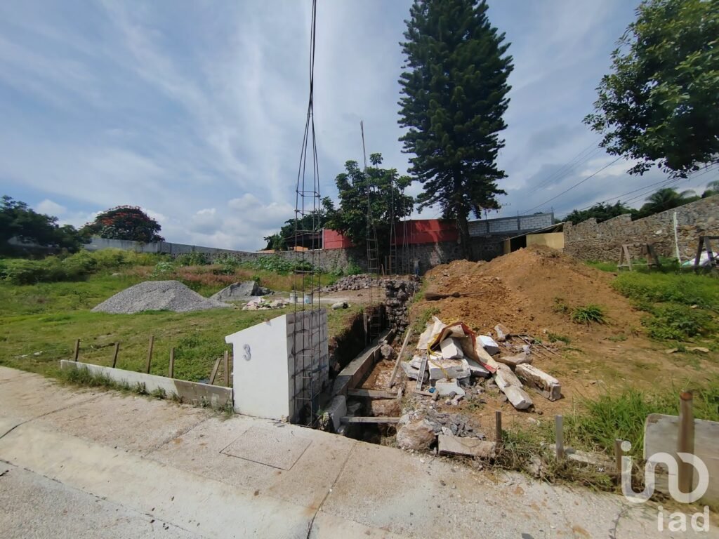 Terreno en Venta en Lomas de Cortés, Cuernavaca | Privada con Portón Eléctrico