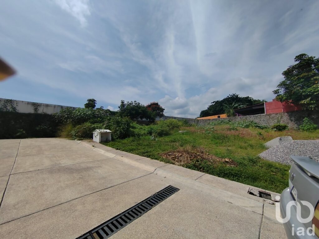 Terreno en Venta en Lomas de Cortés, Cuernavaca | Privada con Portón Eléctrico