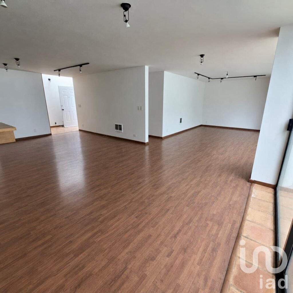 CASA EN RENTA EN OLIVAR DE LOS PADRES, CDMX, 4 RECAMARAS, 4 ESTACIONAMIENTOS, JARDIN