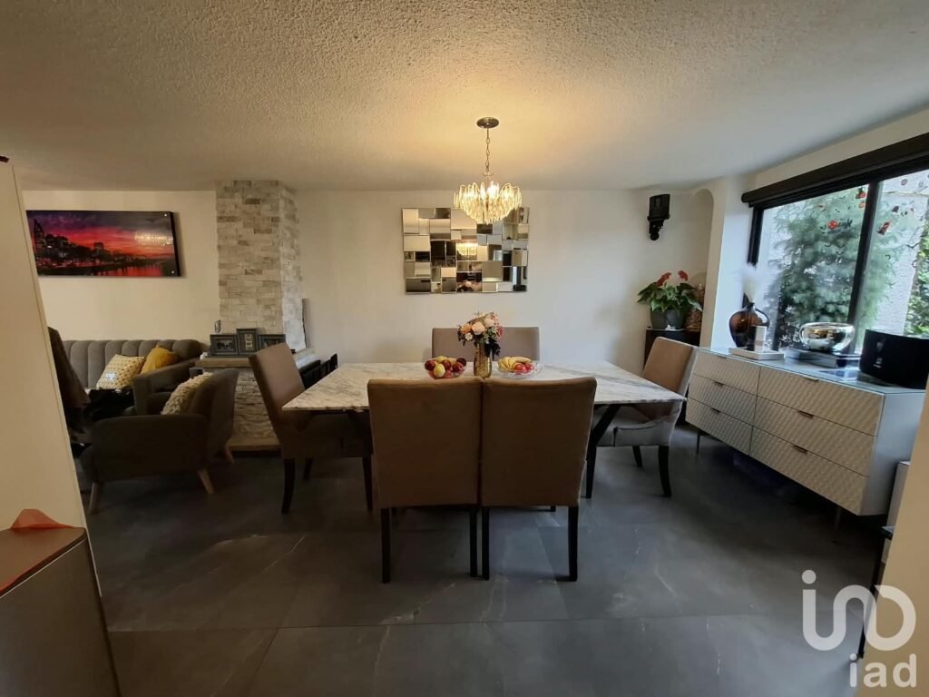 CASA EN VENTA EN CUAJIMALPA CON TERRAZA