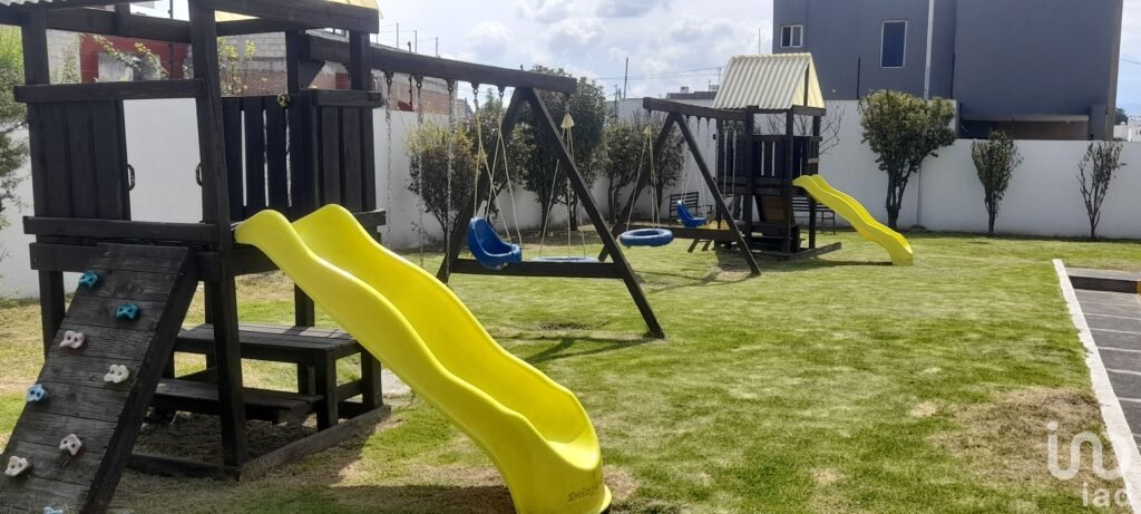 Venta de Casa Habitación en Fraccionamiento 23 de Octubre en Zinacantepec, Estado de México.