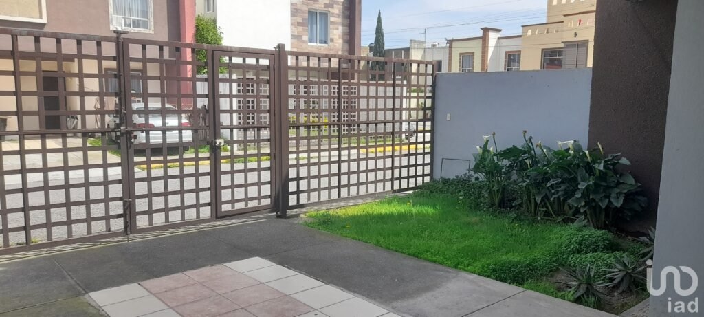 Venta de Casa Habitación en Fraccionamiento 23 de Octubre en Zinacantepec, Estado de México.