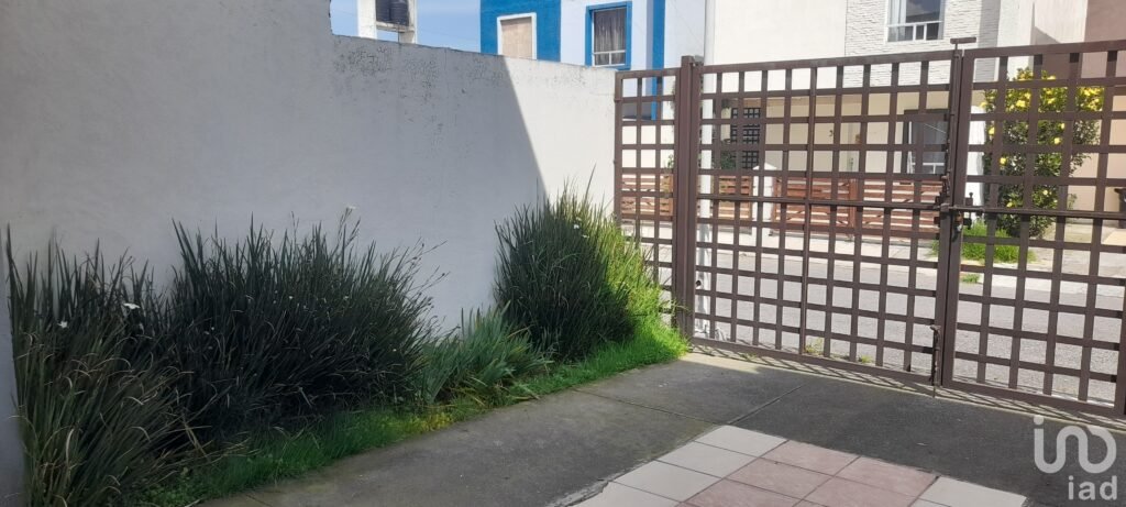 Venta de Casa Habitación en Fraccionamiento 23 de Octubre en Zinacantepec, Estado de México.