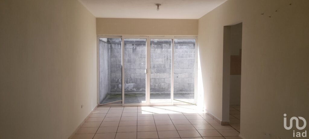 Venta de Casa Habitación en Fraccionamiento 23 de Octubre en Zinacantepec, Estado de México.
