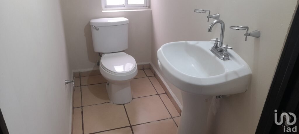 Venta de Casa Habitación en Fraccionamiento 23 de Octubre en Zinacantepec, Estado de México.