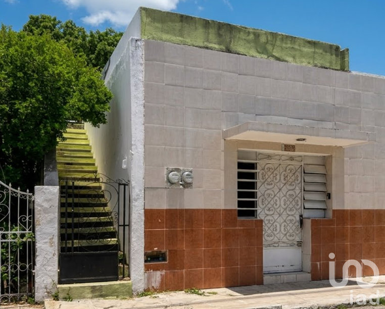 CASA EN VENTA EN EL CENTRO DE LA CIUDAD DE MÉRIDA, ZONA SANTIAGO