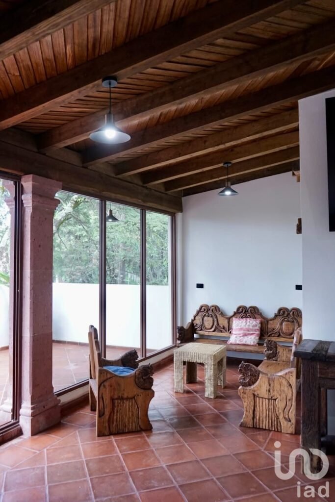 Casa en Venta en Los Nogales | 3 Recámaras, Salón Mirador y Cochera