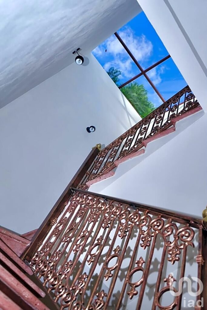 Casa en Venta en Los Nogales | 3 Recámaras, Salón Mirador y Cochera