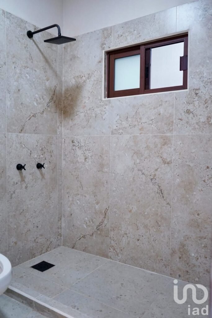 Casa en Venta en Los Nogales | 3 Recámaras, Salón Mirador y Cochera