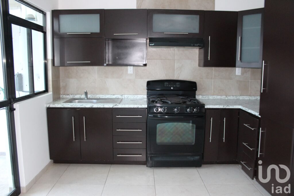 VENTA DE CASA EN COLONIA ALBORADATRES CON ALBERCA, GYM Y JUEGOS NIÑOS EN LA CIUDAD SAN LUIS POTOSI