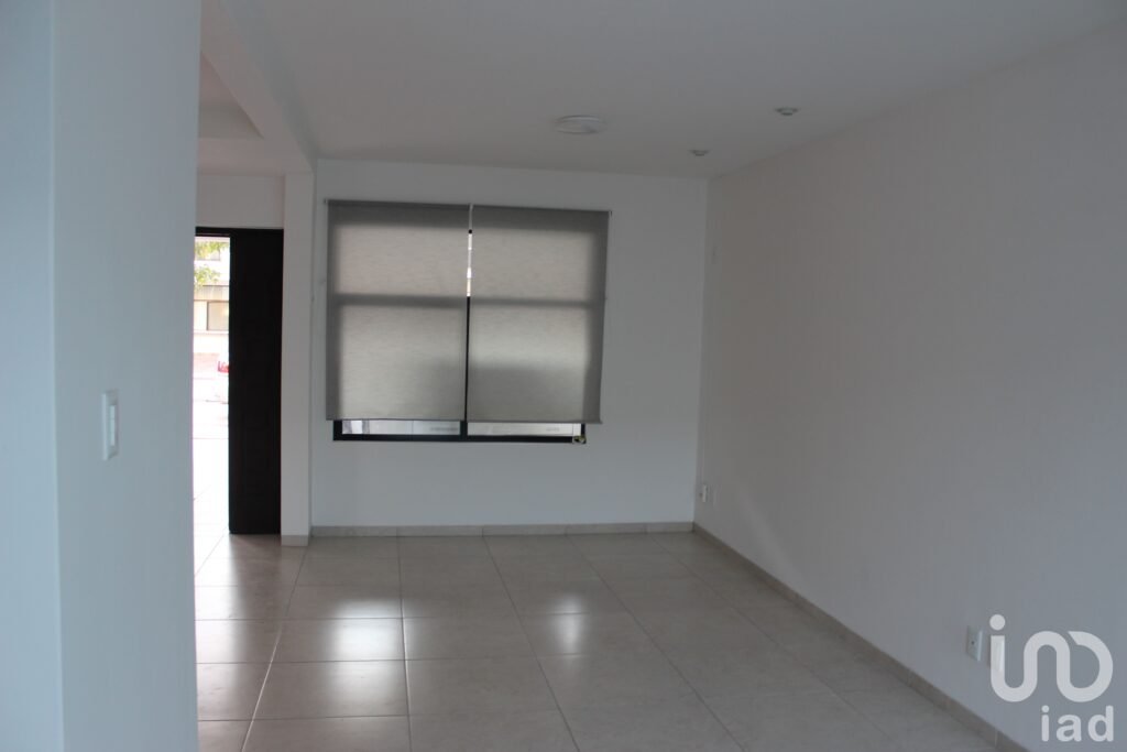 VENTA DE CASA EN COLONIA ALBORADATRES CON ALBERCA, GYM Y JUEGOS NIÑOS EN LA CIUDAD SAN LUIS POTOSI