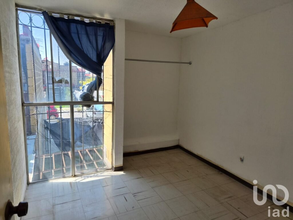 CASA EN VENTA EN ECATEPEC FRACCIONAMIENTO LOS ALCATRACES POR LA CENTRAL DE ABASTOS