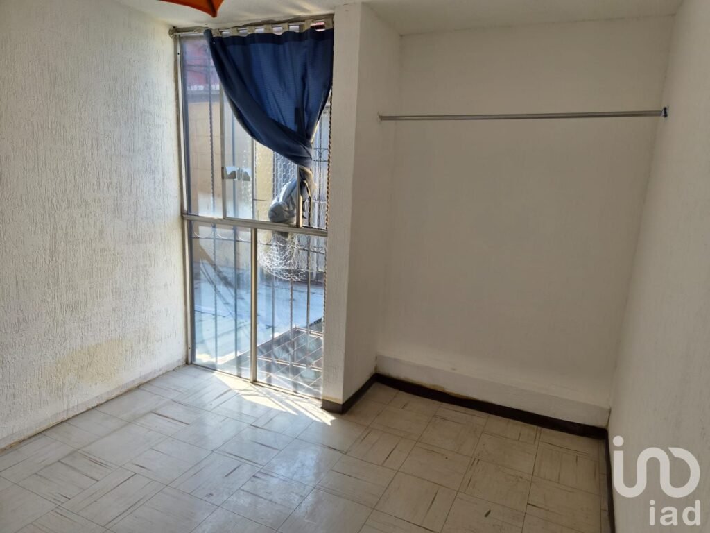 CASA EN VENTA EN ECATEPEC FRACCIONAMIENTO LOS ALCATRACES POR LA CENTRAL DE ABASTOS