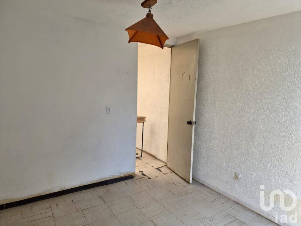 CASA EN VENTA EN ECATEPEC FRACCIONAMIENTO LOS ALCATRACES POR LA CENTRAL DE ABASTOS