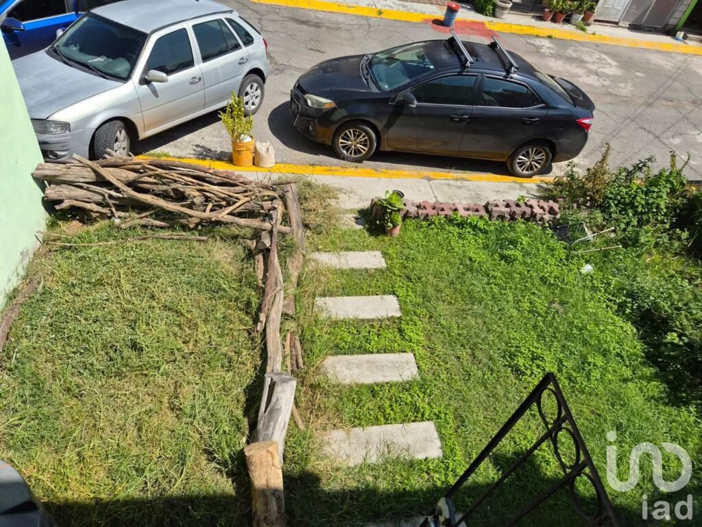 CASA EN VENTA EN ECATEPEC FRACCIONAMIENTO LOS ALCATRACES POR LA CENTRAL DE ABASTOS