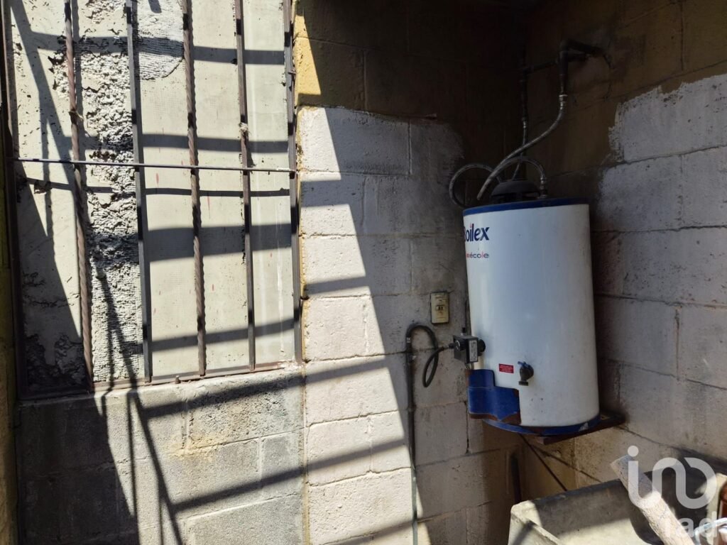 CASA EN VENTA EN ECATEPEC FRACCIONAMIENTO LOS ALCATRACES POR LA CENTRAL DE ABASTOS