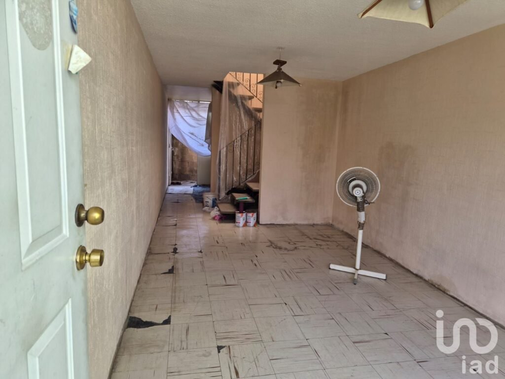 CASA EN VENTA EN ECATEPEC FRACCIONAMIENTO LOS ALCATRACES POR LA CENTRAL DE ABASTOS