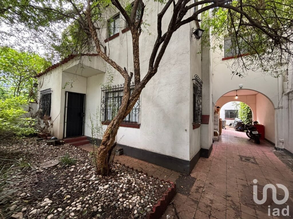 Se vende casa en la calle de Mitla  en La Colonia  Narvarte