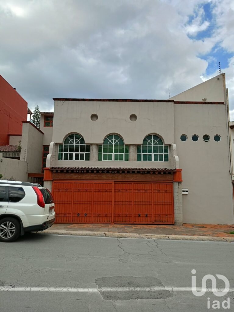 Casa en Venta en Hacienda de las Palmas, Interlomas, Huixquilucan