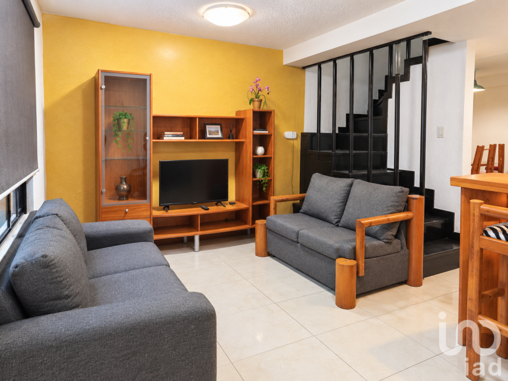 Casa Amueblada en Villas de Atlixco; con recámara en planta baja. A una cuadra de Atlixcáyotl