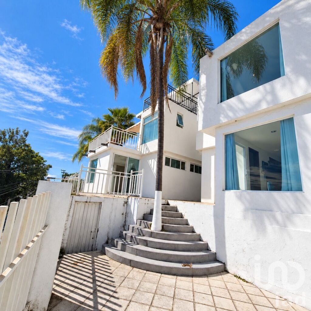 CASA EN VENTA EN C VOLCANES 106 CUERNVACA,MORALES